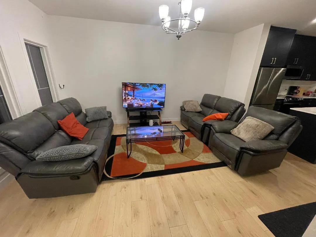 Kwatera prywatna Bedroom In Upland B Edmonton
